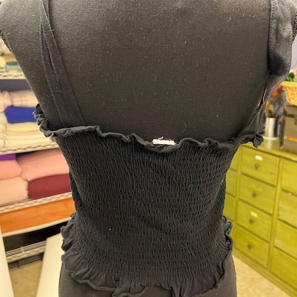 Black crop top - Picture 2 of 3